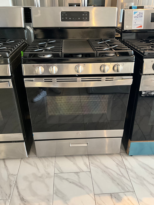 G.E OVEN RANGE JGBS66REKSS